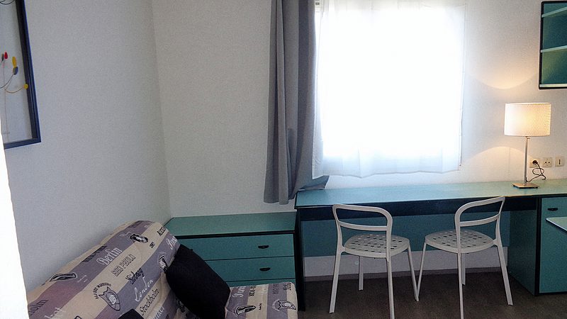 Studio étudiant avec grand bureau à Talence